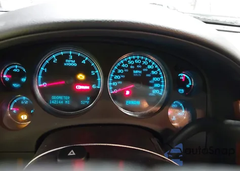 2013 Chevrolet Suburban 1500 Lt from USA, damaged, VIN 1GNSKJE75DR126751